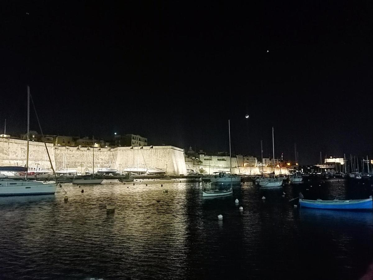 Vittoriosa' Seafront 2 Bed Highly Furnished Apartment Eksteriør bilde
