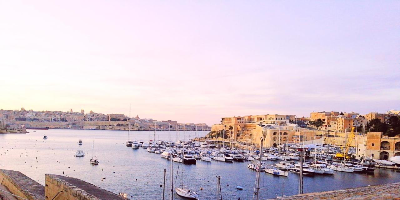Vittoriosa' Seafront 2 Bed Highly Furnished Apartment Eksteriør bilde