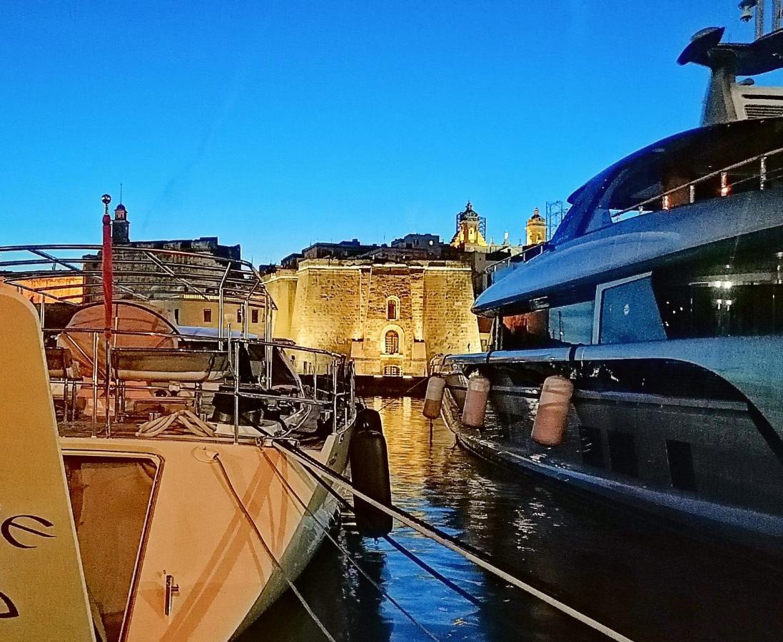 Vittoriosa' Seafront 2 Bed Highly Furnished Apartment Eksteriør bilde