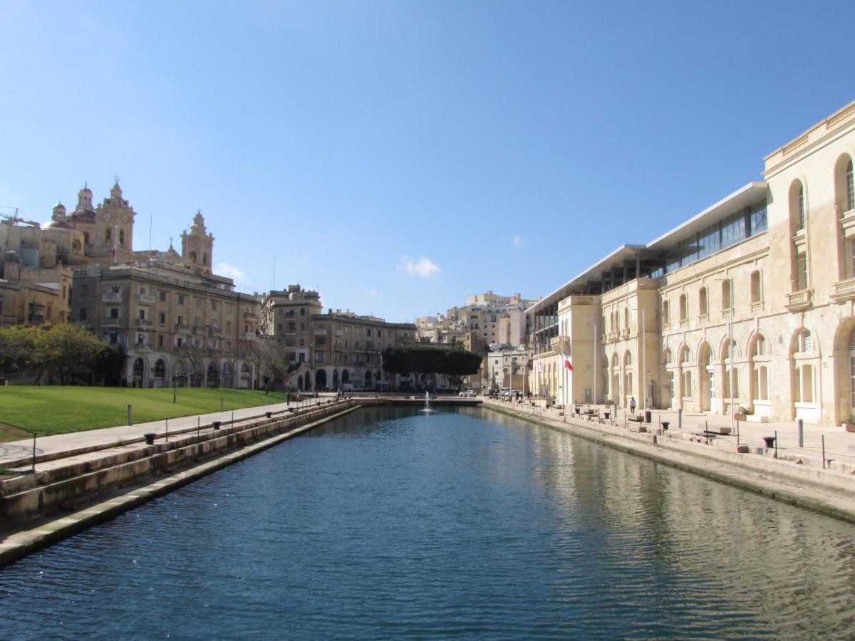 Vittoriosa' Seafront 2 Bed Highly Furnished Apartment Eksteriør bilde